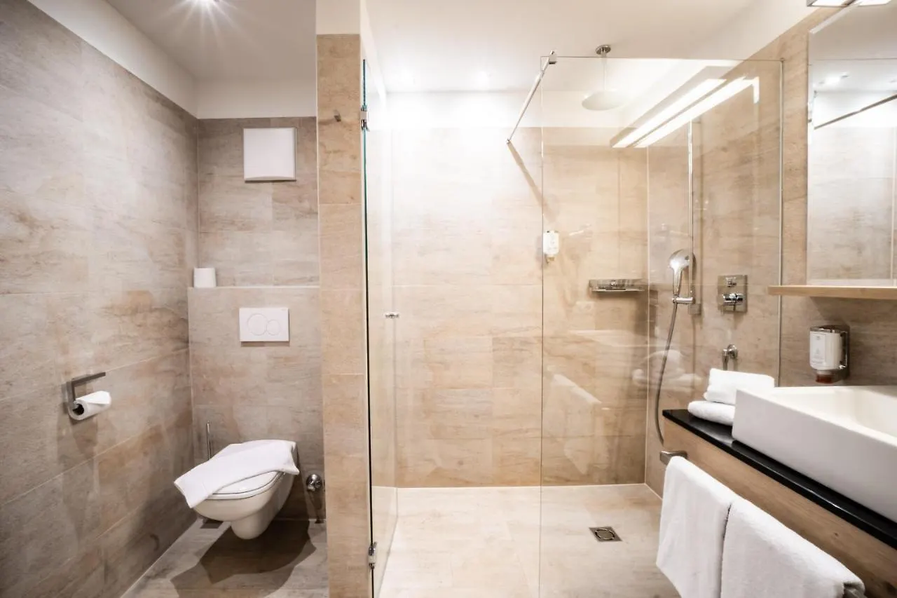 Hotel Hubertushof Anif