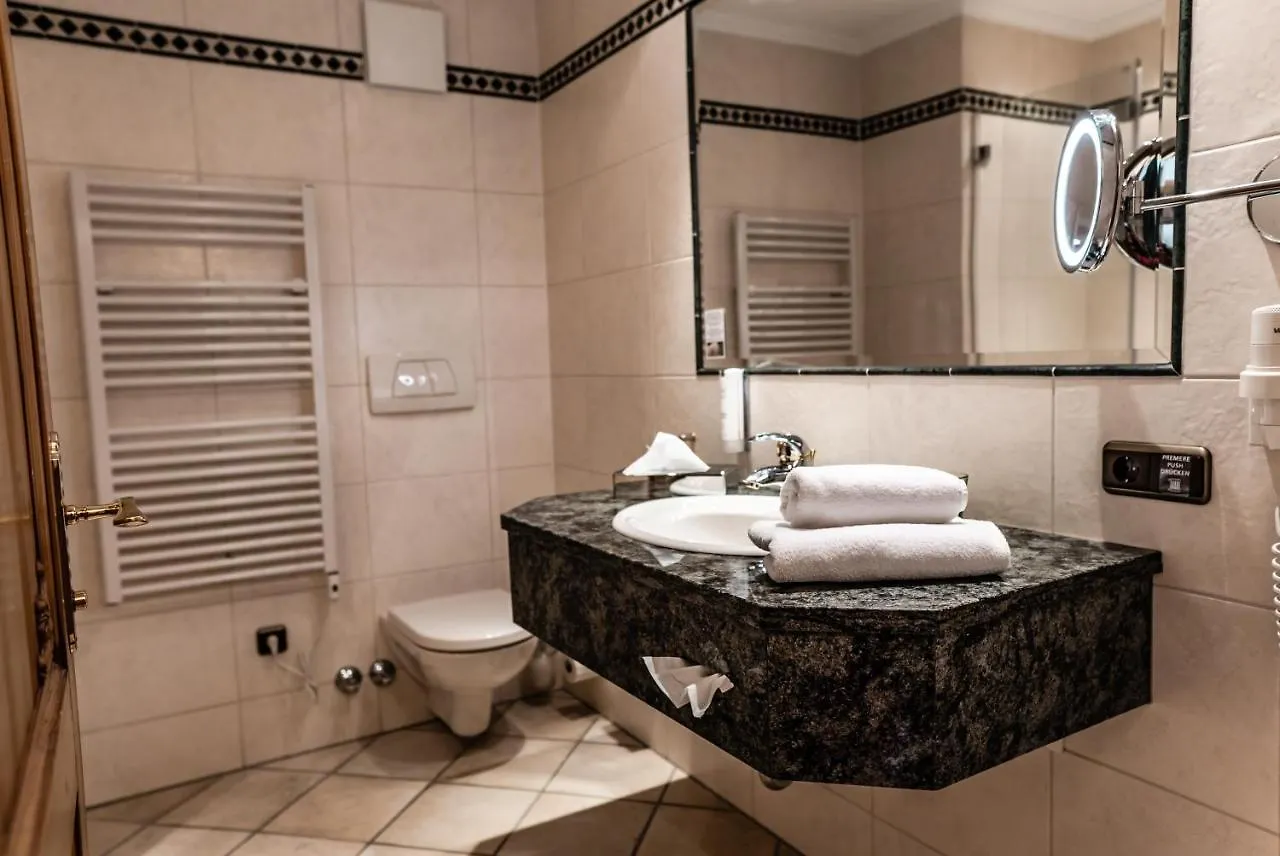 Hotel Hubertushof Anif