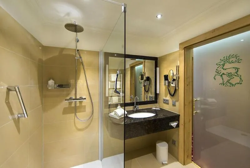 Hotel Hubertushof Anif