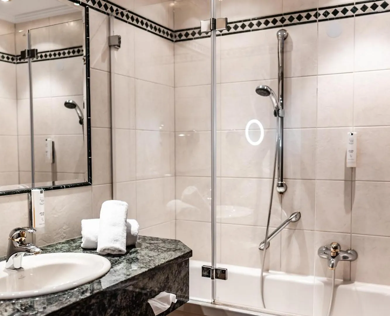 Hotel Hubertushof Anif