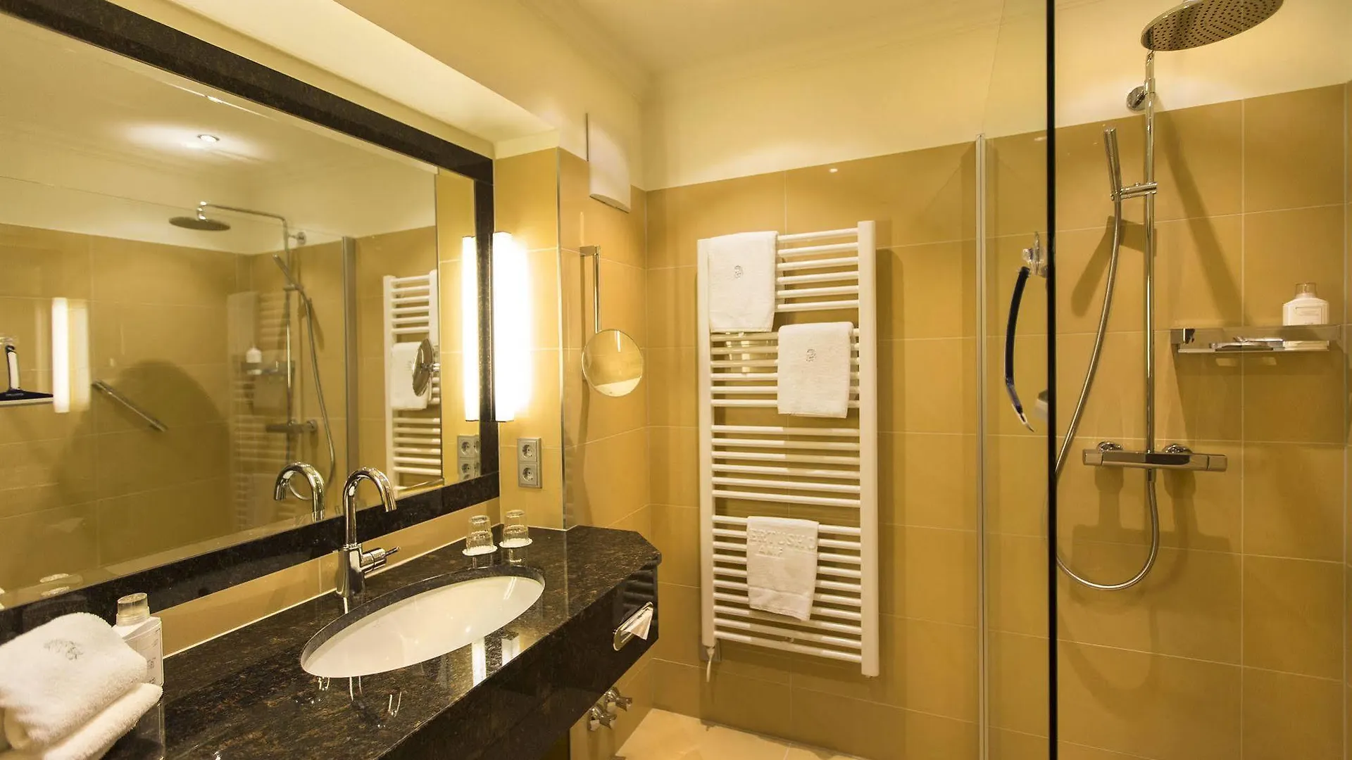 Hotel Hubertushof Anif