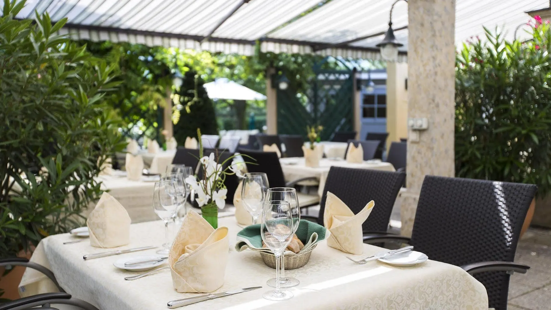 Hotel Hubertushof Anif